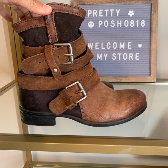 ❌SOLD ❌ Boots - Picture 3 of 6